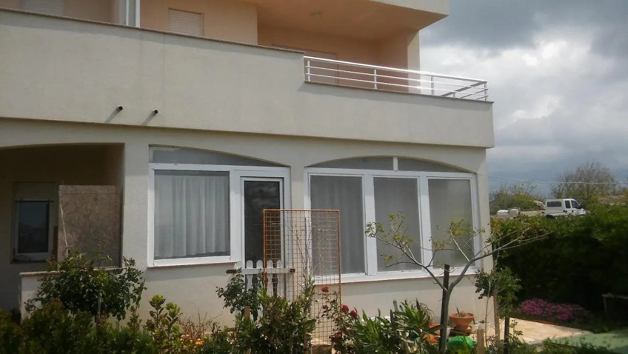 Patrik Apartment Povljana 0*,